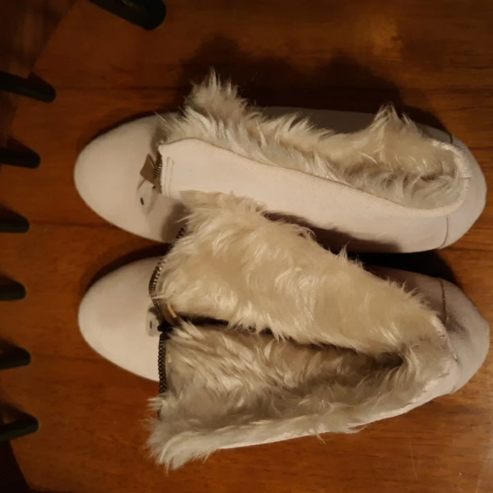Boots - Picture 1 of 6